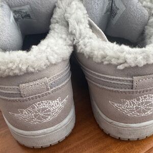 Nike Air Jordan Fleece-Lined Sneakers size 8